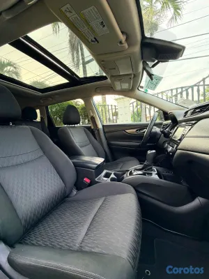 2021 Nissan Rogue — foto 6 / 10