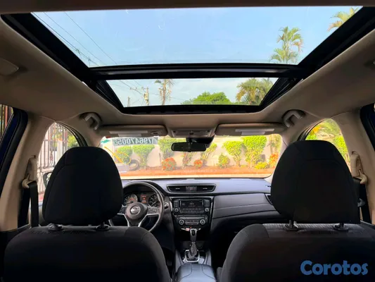 2021 Nissan Rogue — foto 9 / 10