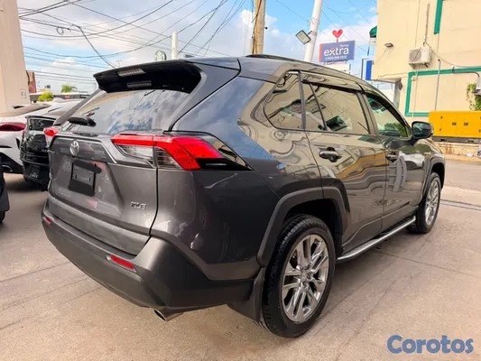 2022 Toyota Rav-4 — foto 8 / 10