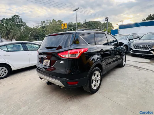 2014 Ford Escape — foto 2 / 4