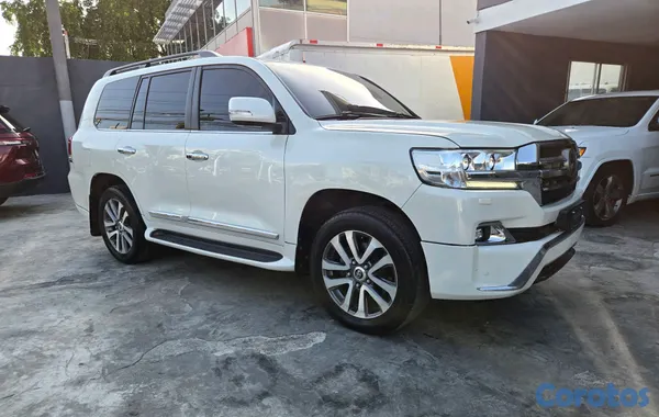 2016 Toyota Land Cruiser — foto 2 / 10