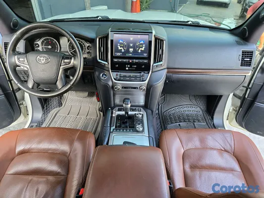 2016 Toyota Land Cruiser — foto 5 / 10