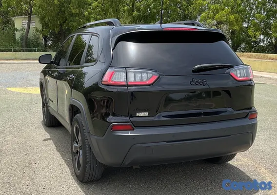 2020 Jeep Cherokee Latitude — foto 3 / 10
