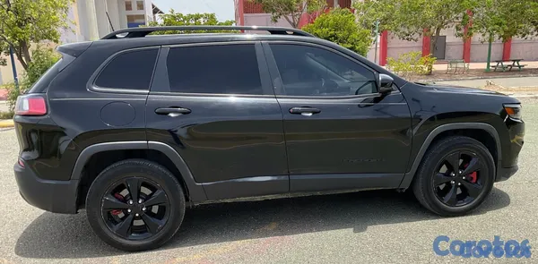 2020 Jeep Cherokee Latitude — foto 4 / 10