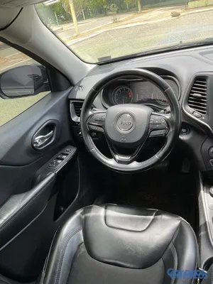 2020 Jeep Cherokee Latitude — foto 9 / 10