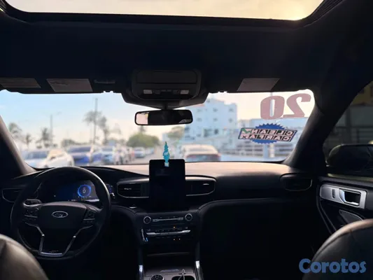 2020 Ford Explorer — foto 6 / 9