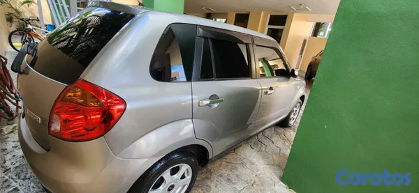 2010 Mazda Verisa — foto 4 / 7