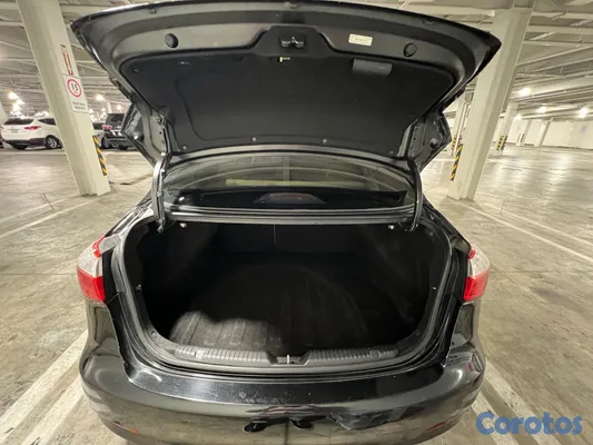2016 Kia Forte — foto 8 / 11