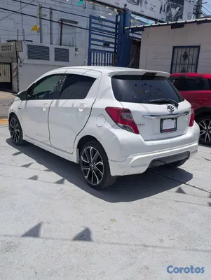 2017 Toyota Vitz — foto 5 / 11