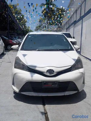 2017 Toyota Vitz — foto 6 / 11