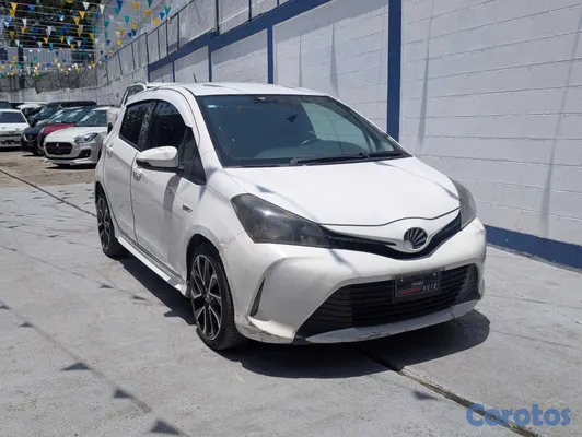 2017 Toyota Vitz — foto 11 / 11