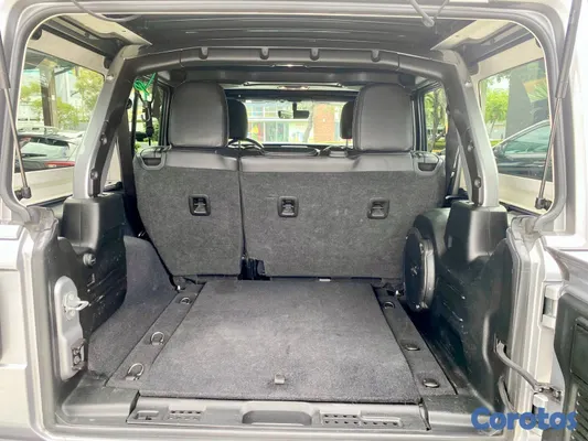 2020 Jeep Wrangler — foto 5 / 12