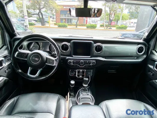 2020 Jeep Wrangler — foto 8 / 12