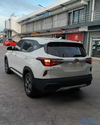 2022 Kia Seltos — foto 5 / 10