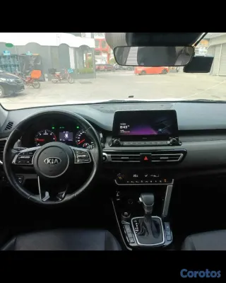 2022 Kia Seltos — foto 9 / 10
