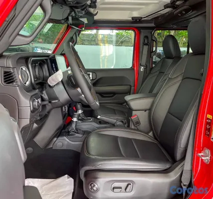 2025 Jeep Wrangler Sahara — foto 5 / 11