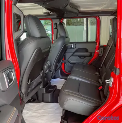 2025 Jeep Wrangler Sahara — foto 10 / 11
