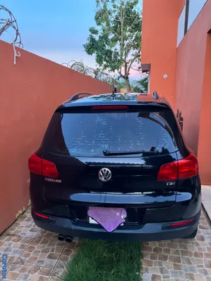 2016 Volkswagen Tiguan — foto 2 / 9