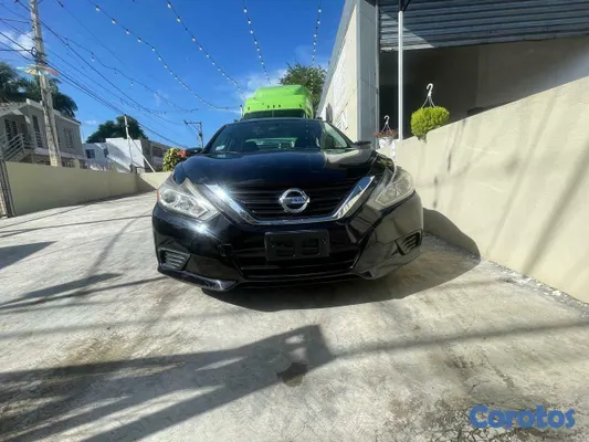 2019 Nissan Altima — foto 2 / 4