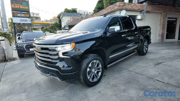 2024 Chevrolet Silverado — foto 2 / 9