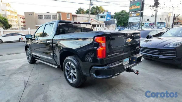 2024 Chevrolet Silverado — foto 4 / 9