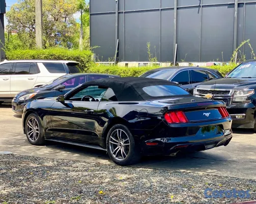 2017 Ford Mustang — foto 8 / 11
