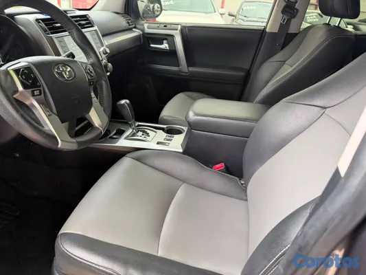 2020 Toyota 4 Runner — foto 2 / 8
