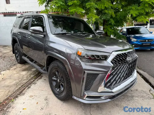 2020 Toyota 4 Runner — foto 3 / 8