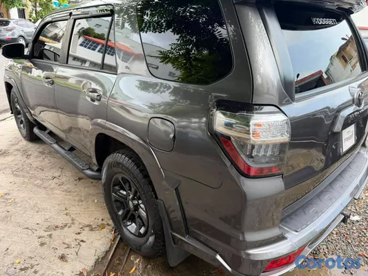 2020 Toyota 4 Runner — foto 8 / 8