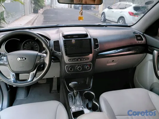 2015 Kia Sorento — foto 9 / 19