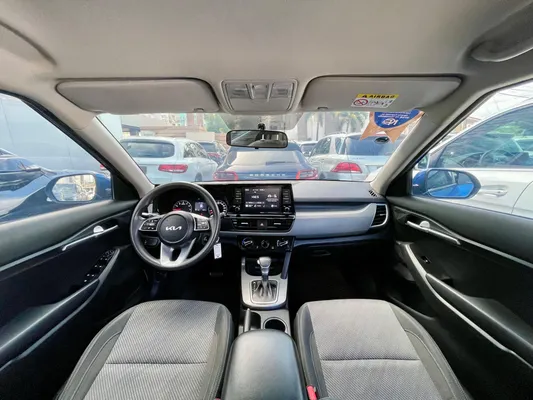 2022 Kia Seltos — foto 8 / 10