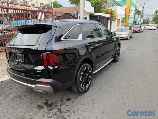 2025 Kia Sorento — foto 14 / 18
