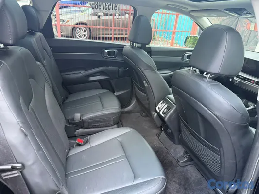 2025 Kia Sorento — foto 15 / 18