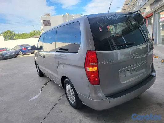 2020 Hyundai Grand Starex — foto 5 / 14