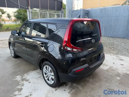 2020 Kia Soul — foto 3 / 7