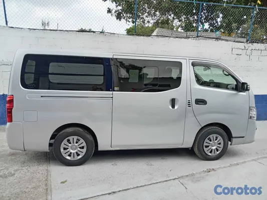 2019 Nissan Caravan — foto 6 / 10