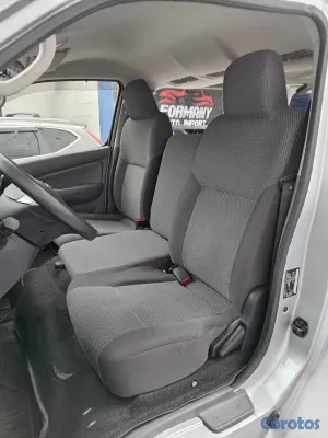 2019 Nissan Caravan — foto 7 / 10