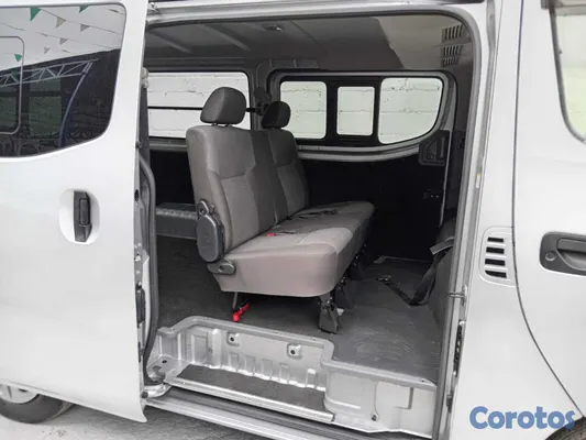 2019 Nissan Caravan — foto 8 / 10