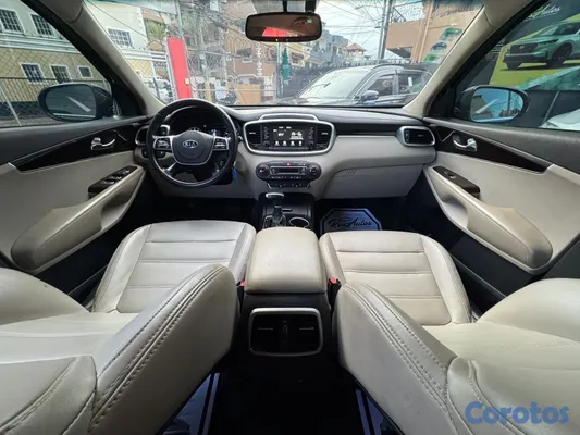 2020 Kia Sorento — foto 7 / 9