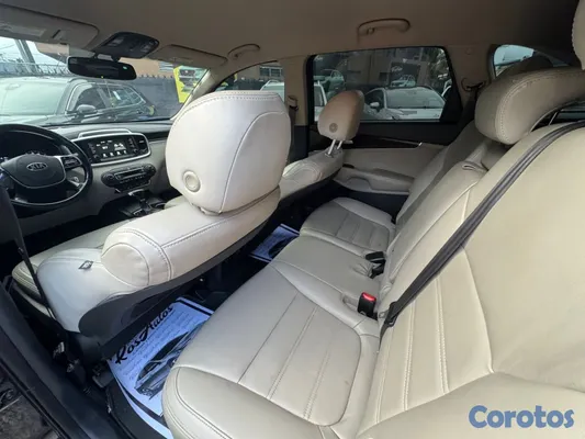 2020 Kia Sorento — foto 8 / 9