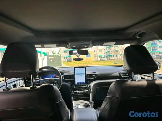 2022 Ford Explorer — foto 8 / 8