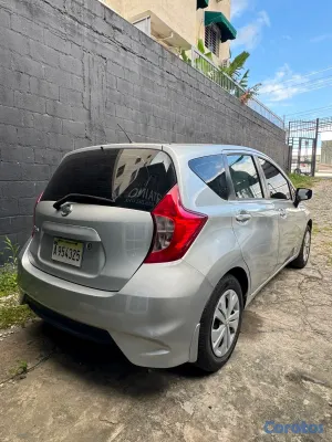 2018 Nissan Versa — foto 4 / 9