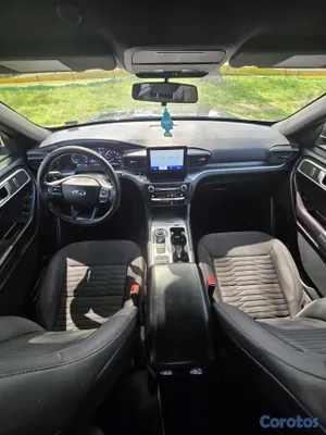 2020 Ford Explorer — foto 7 / 12