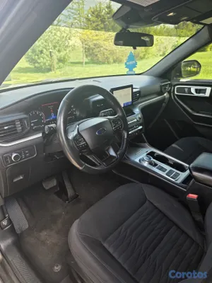 2020 Ford Explorer — foto 8 / 12