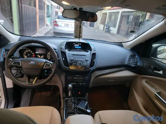 2017 Ford Escape — foto 3 / 15