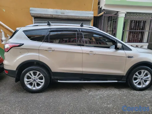 2017 Ford Escape — foto 7 / 15