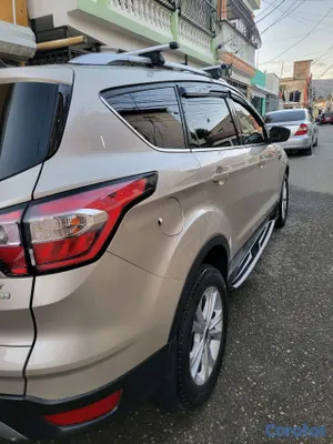 2017 Ford Escape — foto 8 / 15