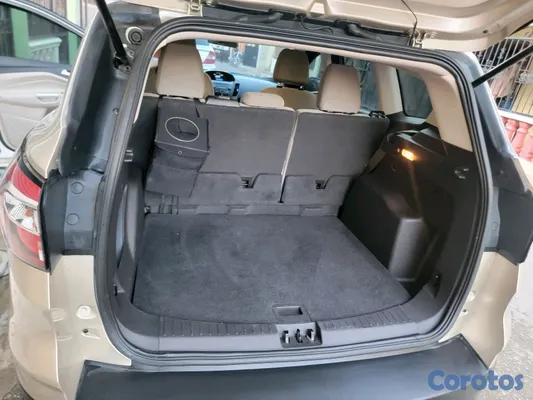 2017 Ford Escape — foto 12 / 15