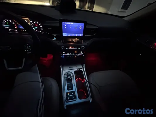2020 Ford Explorer — foto 6 / 10