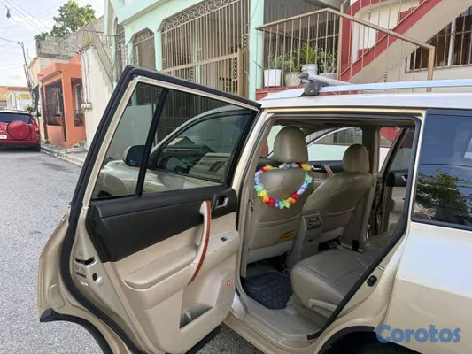 2010 Toyota Highlander — foto 3 / 11